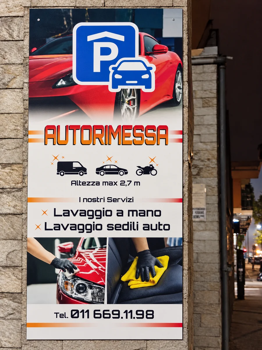 Il cartello all’ingresso dell’autorimessa in Via Petrarca 25: autorimessa per furgoni, auto e moto, altezza massima 2,7 m, lavaggio a mano e lavaggio dei sedili